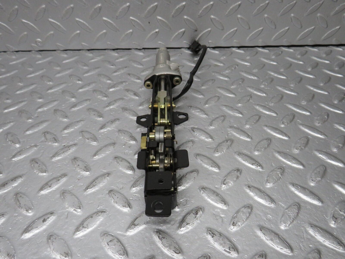 39618 Mercedes-Benz R129 320SL Coupe Soft Top Lock Latch Left 1298000774 1298001672
