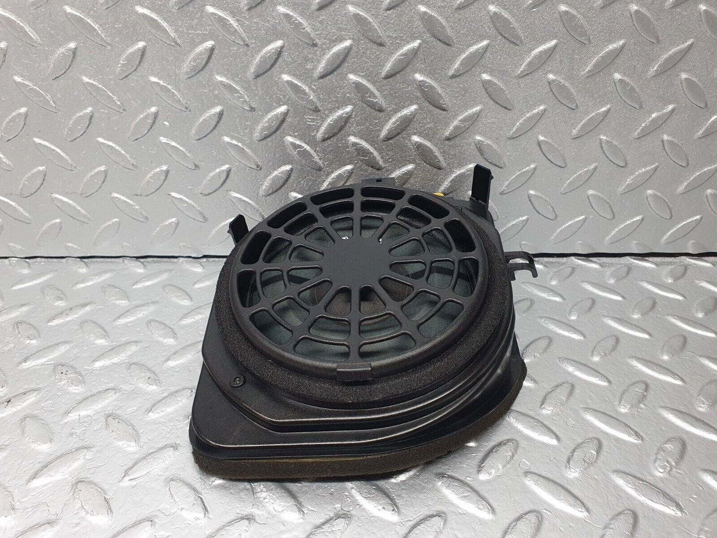 41789 Mercedes-Benz W202 C200 Front Door Loudspeaker Left 2028206902