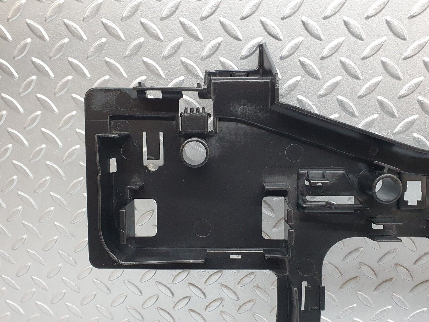 41754 Mercedes-Benz W202 C200 Rear Deck Bracket 2025457740