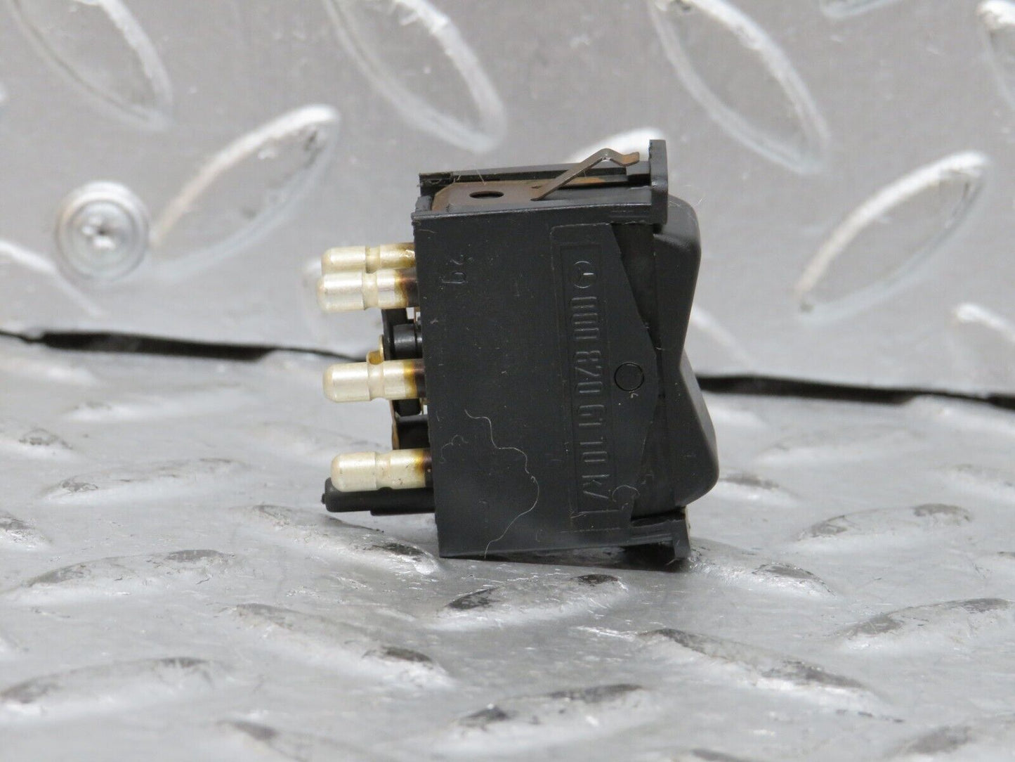 28168 Mercedes-Benz W123 280E Rear Windscreen Defroster Switch 0008206110