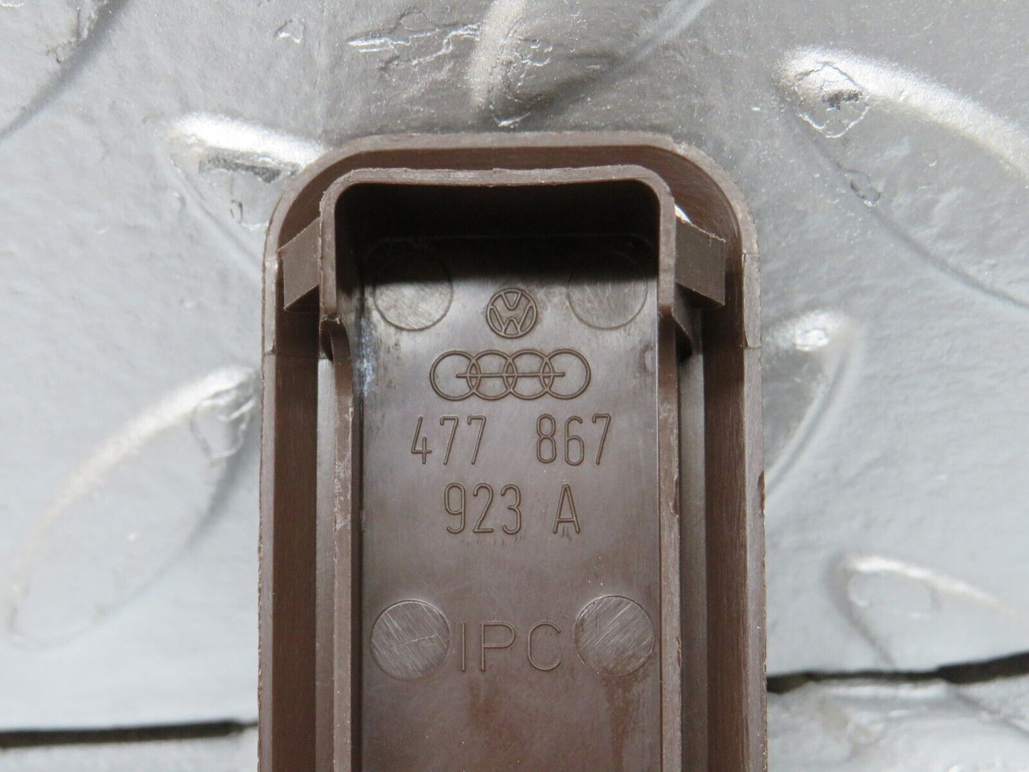 29980 Porsche 924 Tailgate Bolt Cover Brown 477867923