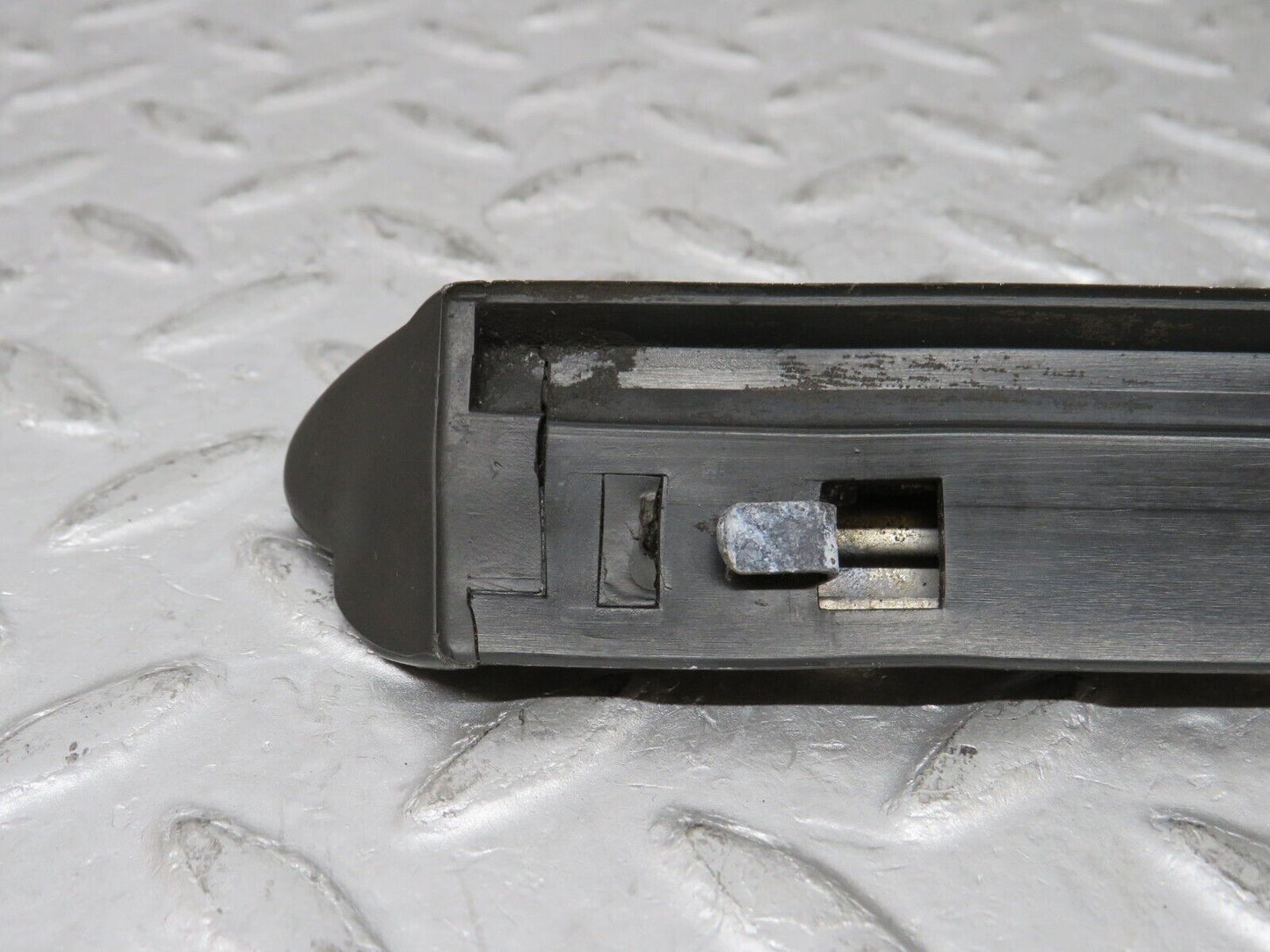 35488 Mercedes-Benz R107 280SL Front Right Fender Centre Moulding Trim
