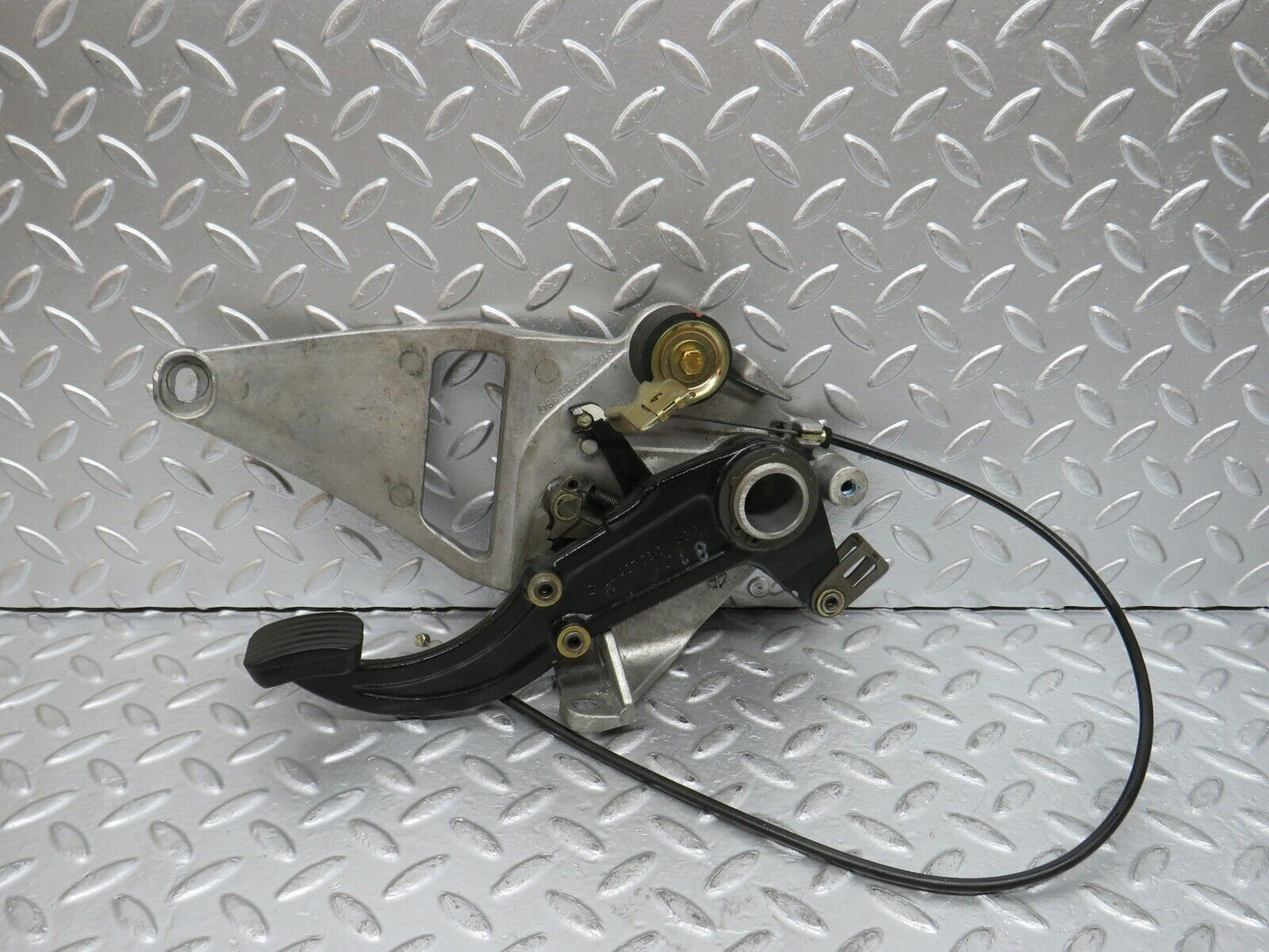 29417 Mercedes-Benz W124 230E Parking Brake Pedal 1244270801 1244270536