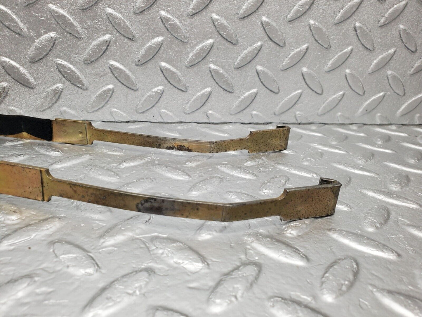 46404 Mercedes-Benz C123 280CE Coupe Heater Box Holder Strap