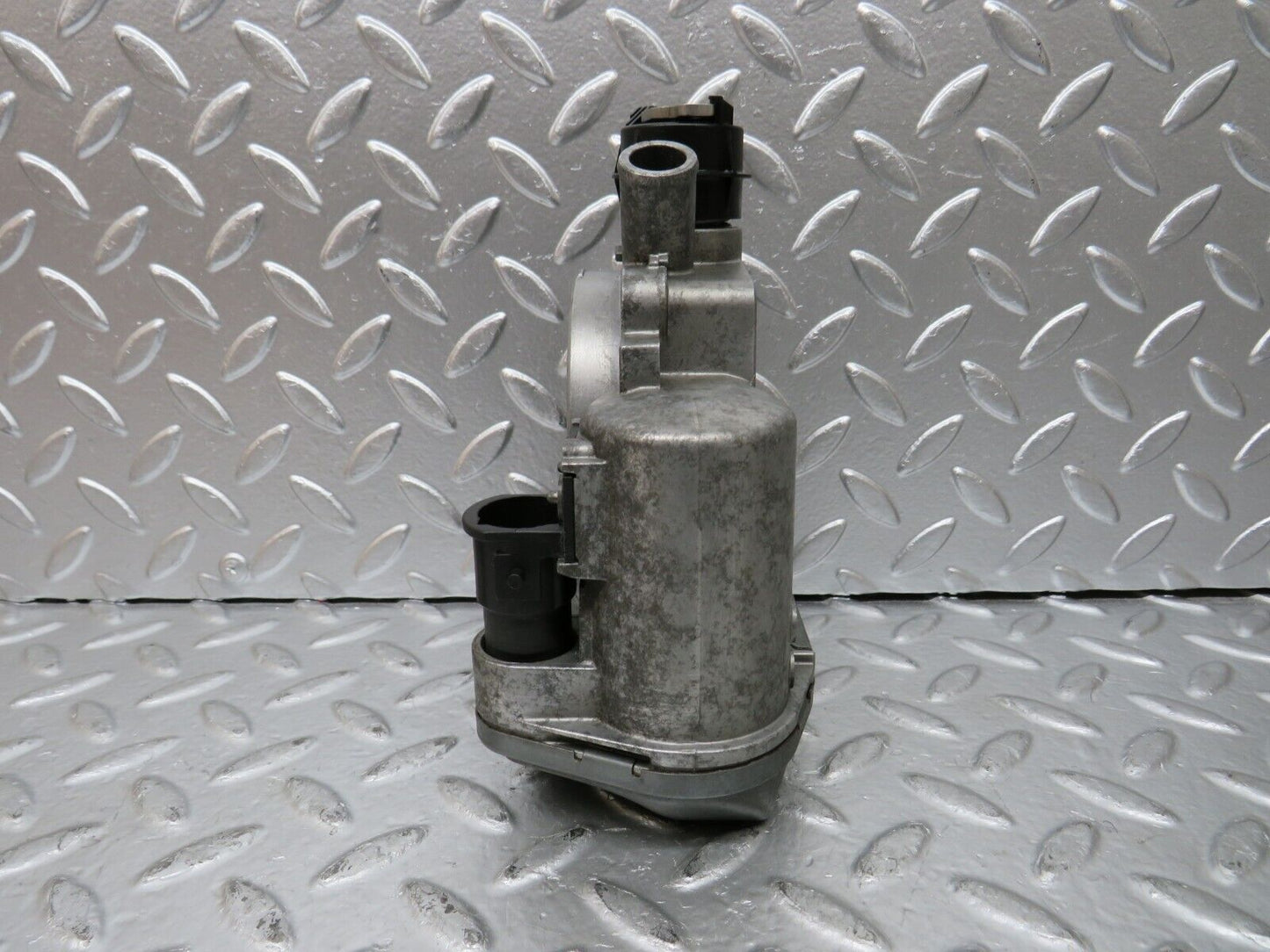 24835 Mercedes-Benz W140 S320 Throttle Body 1041410025