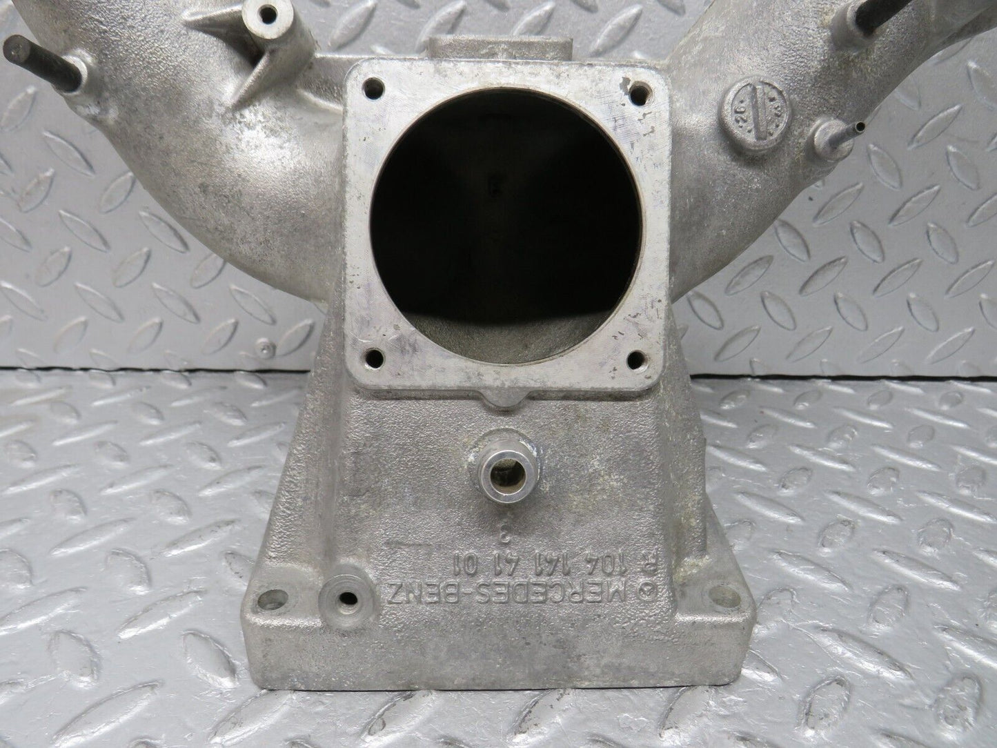 38165 Mercedes-Benz A124 320E Cabriolet Air Intake Manifold 1041414101