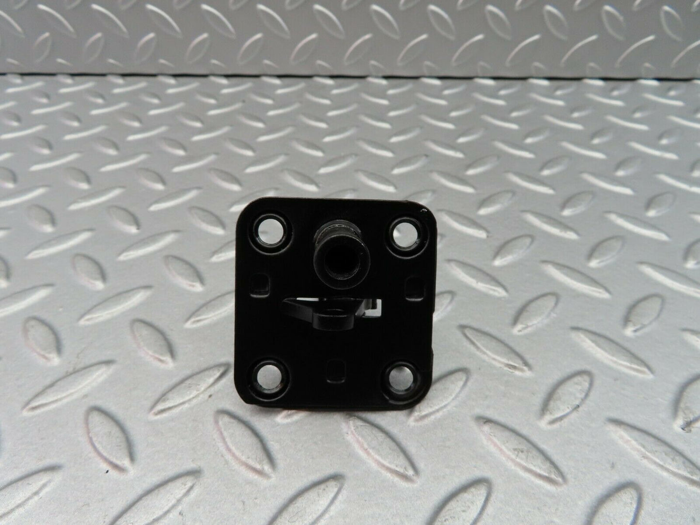 5782 Mercedes-Benz W123 200 Bonnet Lock Catch