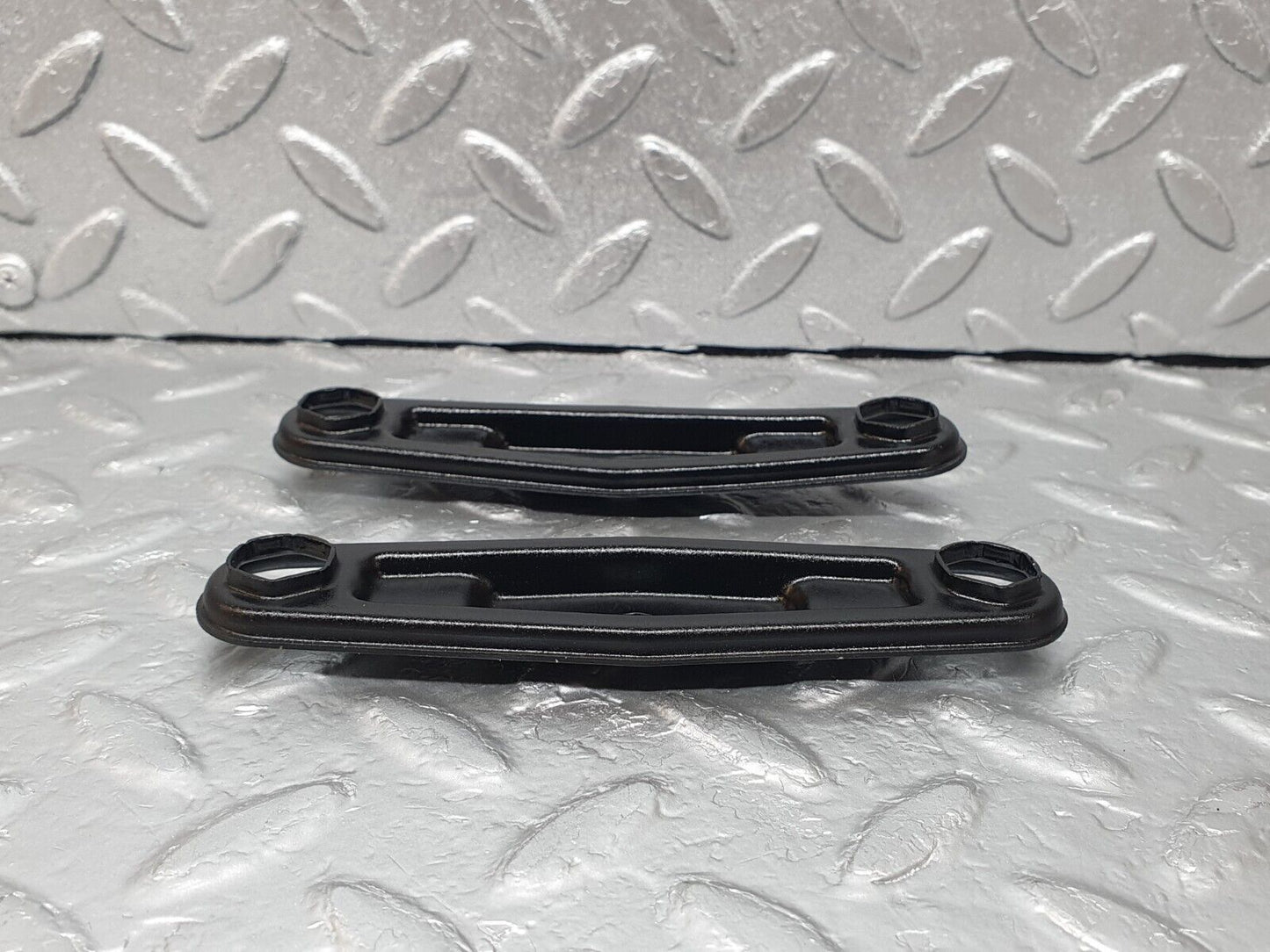 44212 Mercedes-Benz C123 230CE Coupe Fuel Injector Bracket