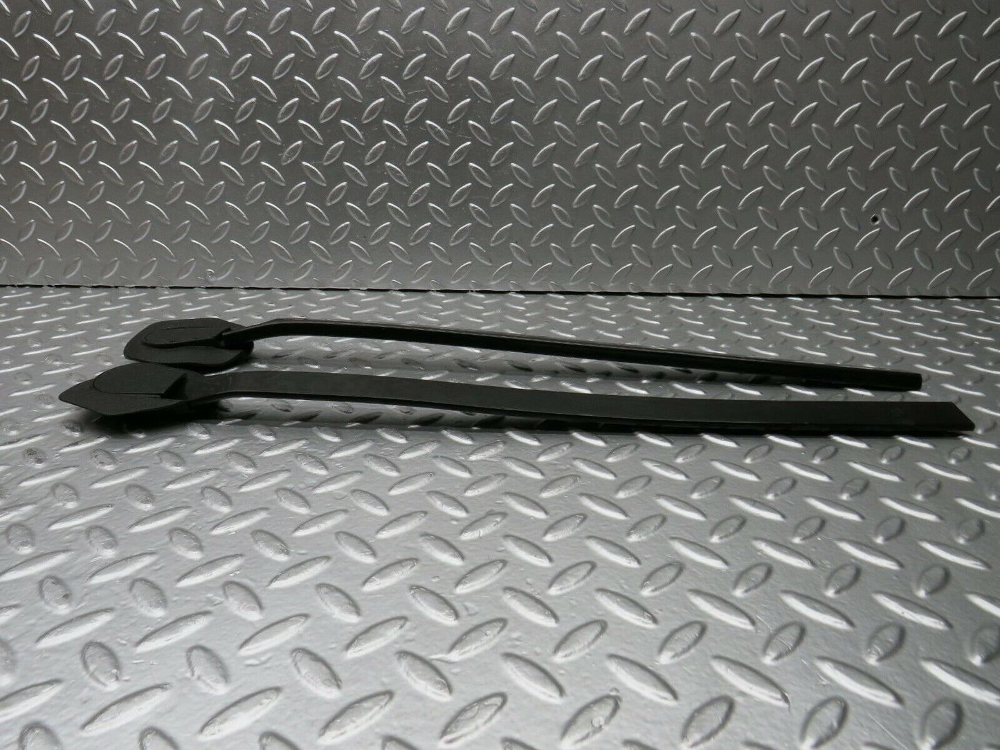 24056 Mercedes-Benz W123 280E Seat Belt Runner 1239192520 1239192620