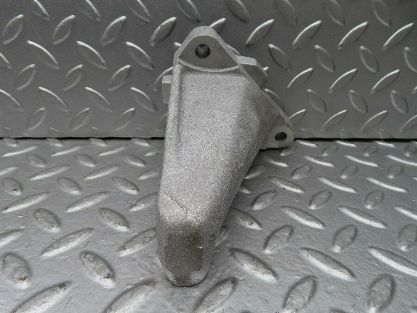 15264 Mercedes-Benz W123 230E Engine Mount Bracket 1022230304