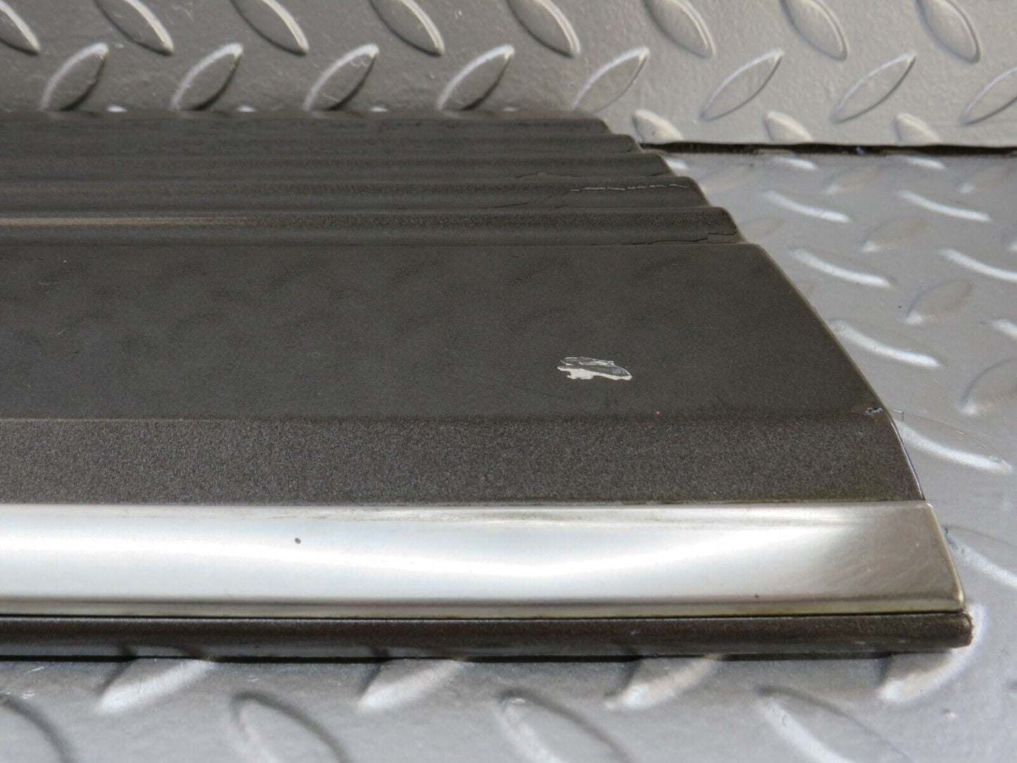 34267 Mercedes-Benz C126 380SEC Coupe Left Door Lower Moulding Trim 1266901140