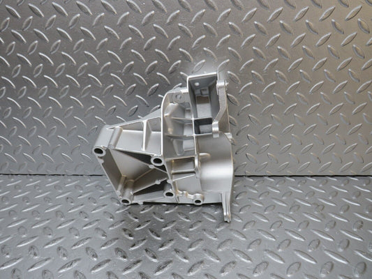 31879 Mercedes-Benz W201 190LE 1.8L Power Steering Pump Bracket 1022361330