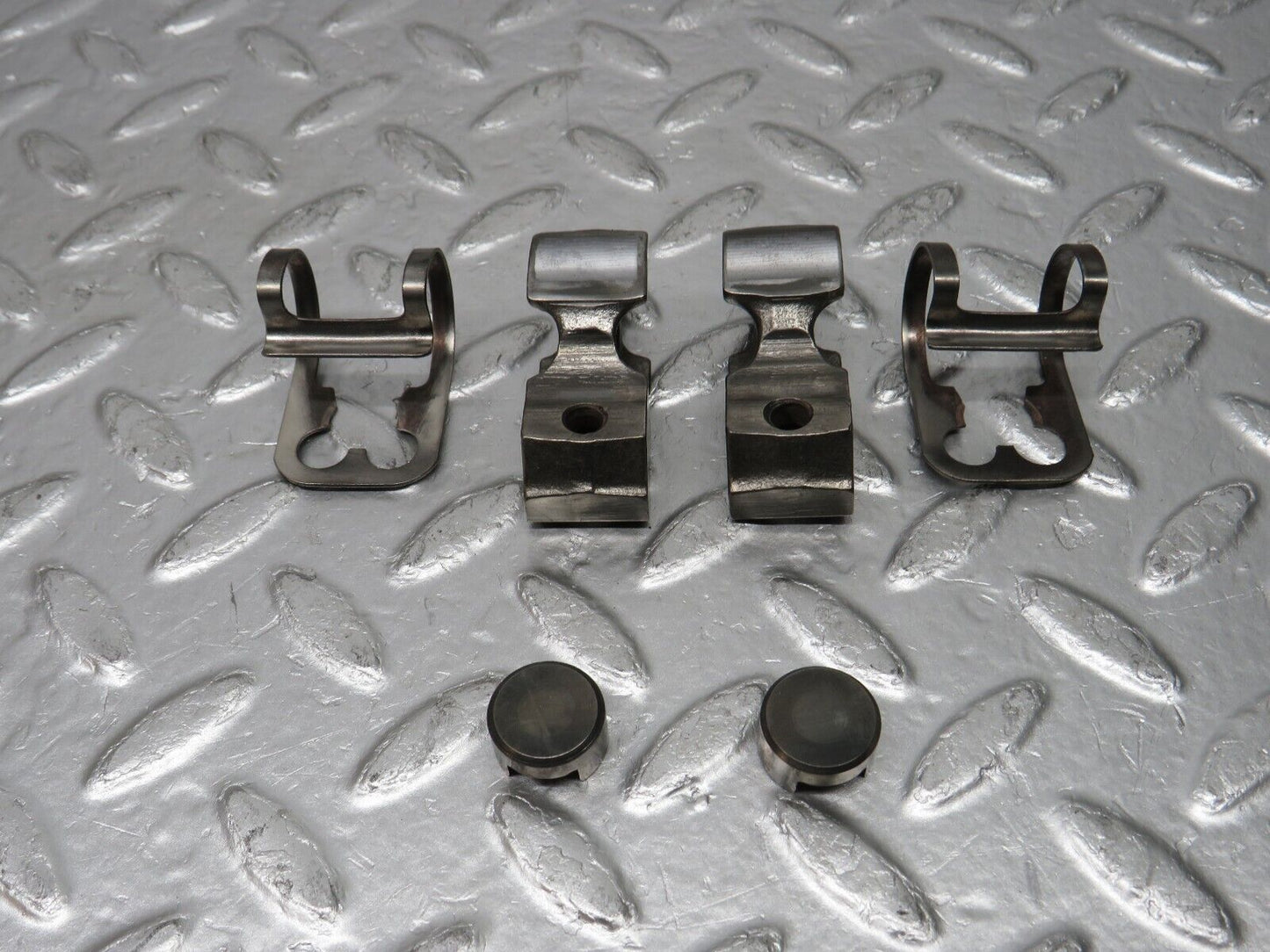 33004 Mercedes-Benz C107 R107 350 V8 Valve Rocker Arm With Spring & Tappet