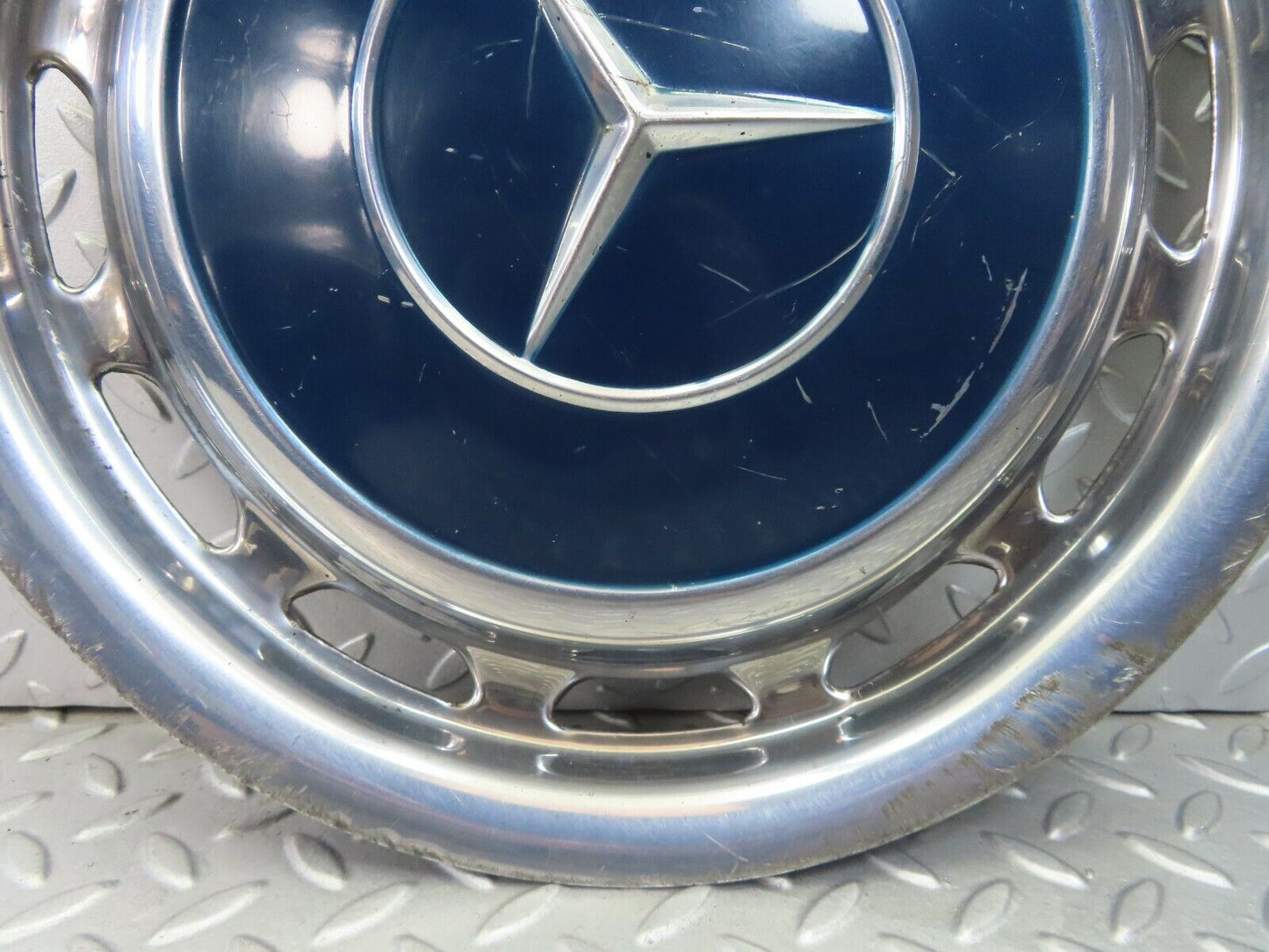 8399 Mercedes-Benz Vintage Wheel Trim Hub Cap 14"