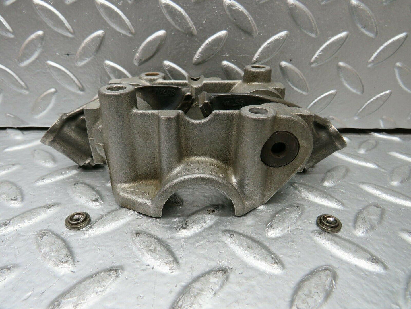 23073 Mercedes-Benz C123 230CE Coupe Rocker Arms Camshaft Bearing Block 1020512110