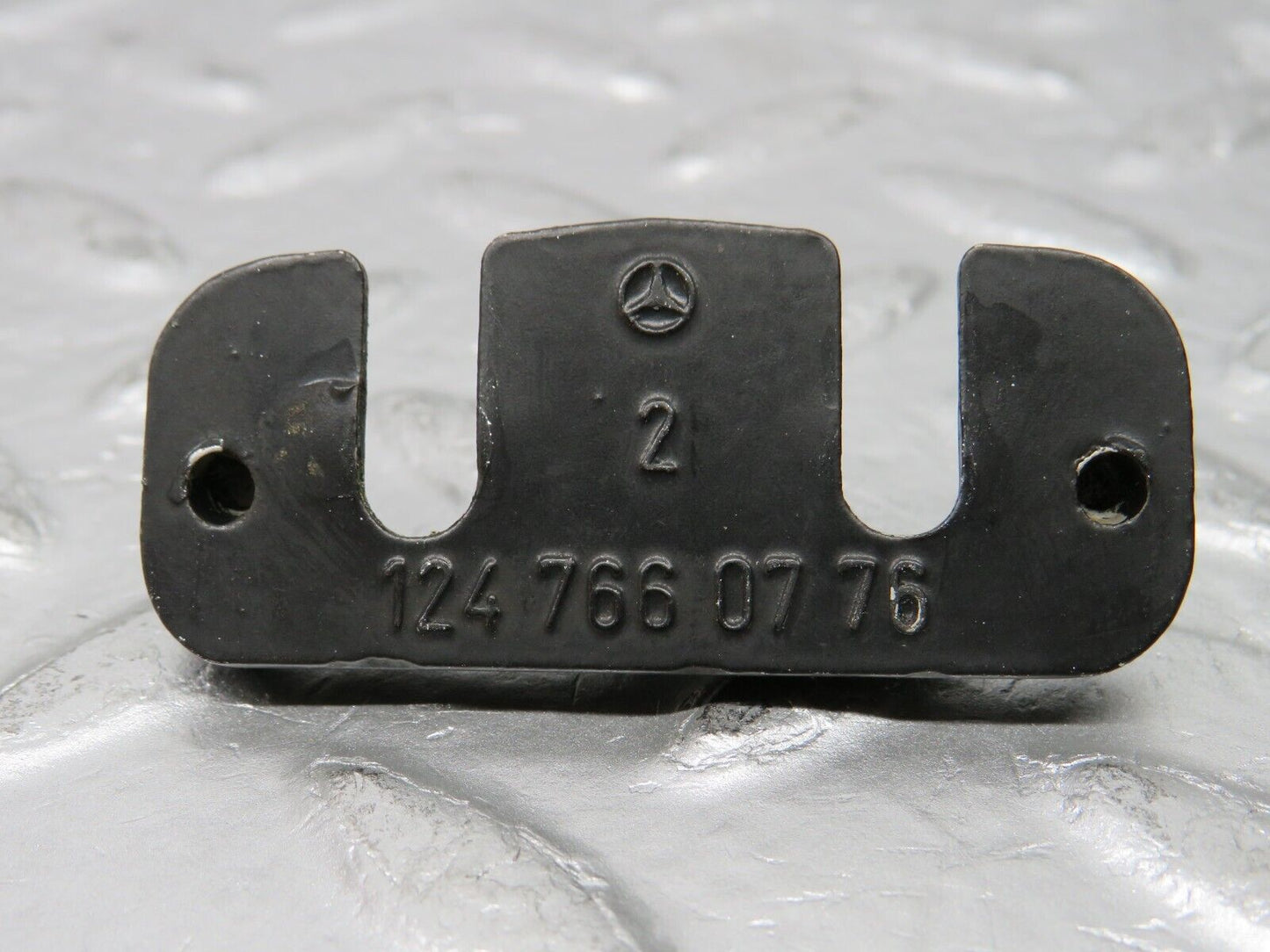 31386 Mercedes-Benz S124 220TE Wagon Trunk Lock Latch 1247660776