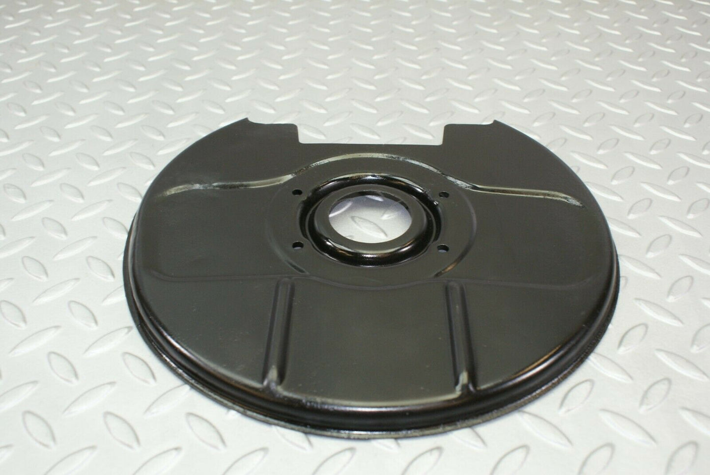 3209 Mercedes-Benz W115 220D Rear Brake Disc Protection Plate