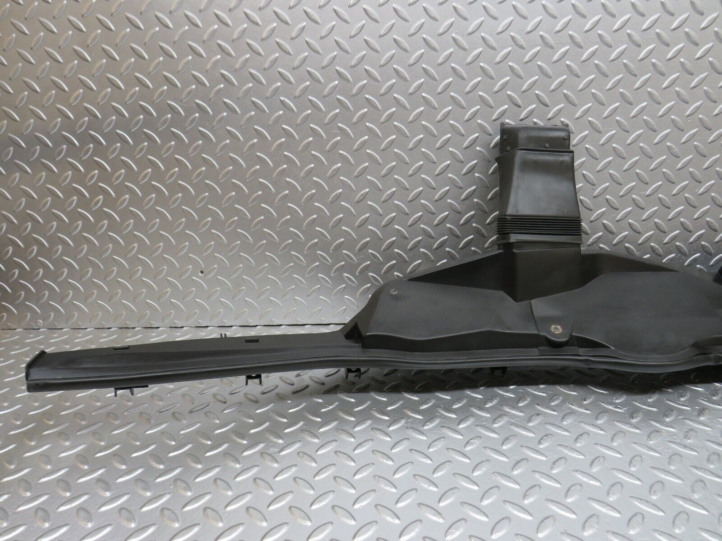 33514 Mercedes-Benz W202 C180 Air Duct 2028300144 2028300325