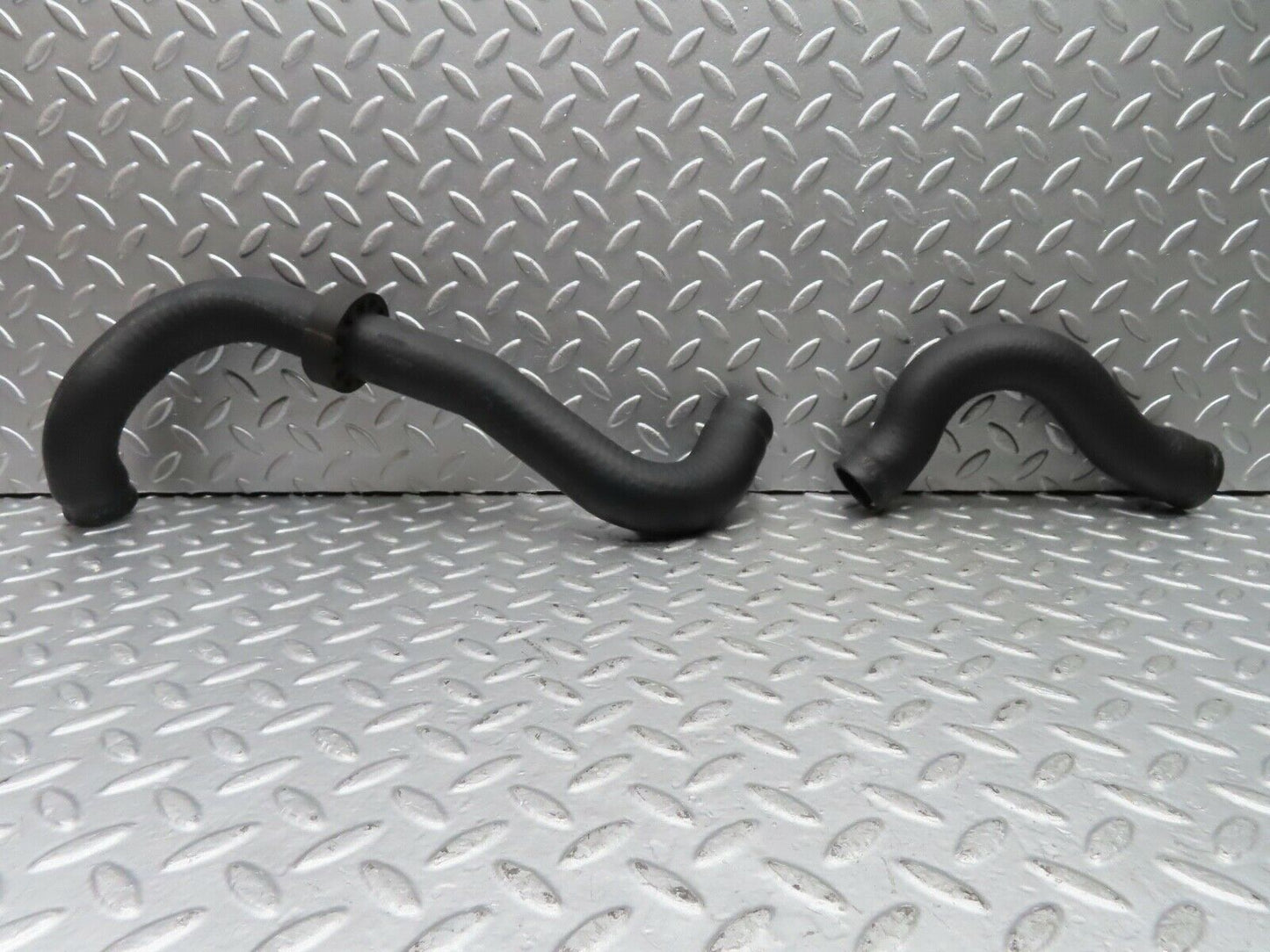 21132 Mercedes-Benz W123 230E Radiator Hose Pipe 1235012382 1235012582