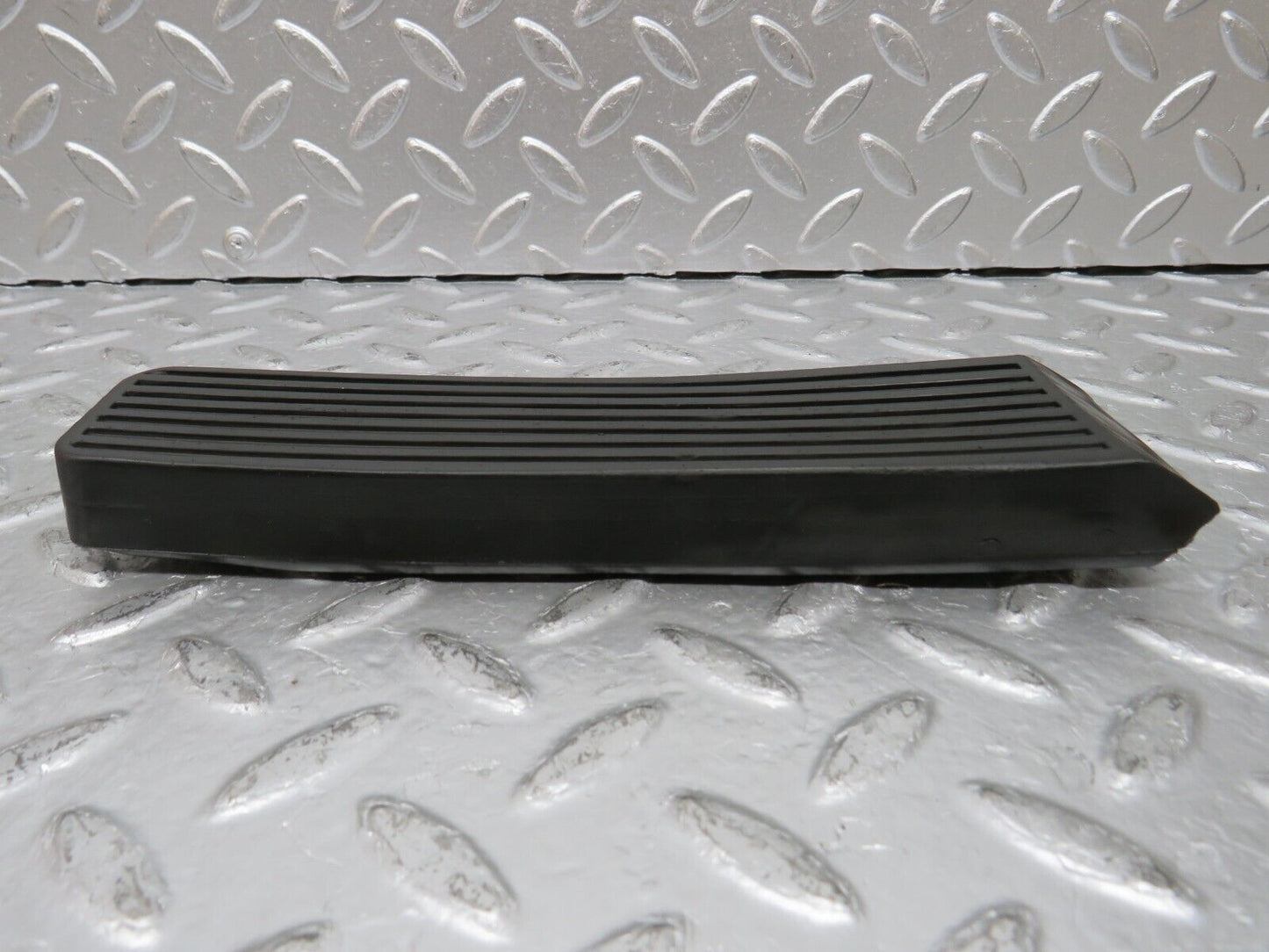 29723 Mercedes-Benz W123 230E Accelerator Pedal Rubber 1233010082