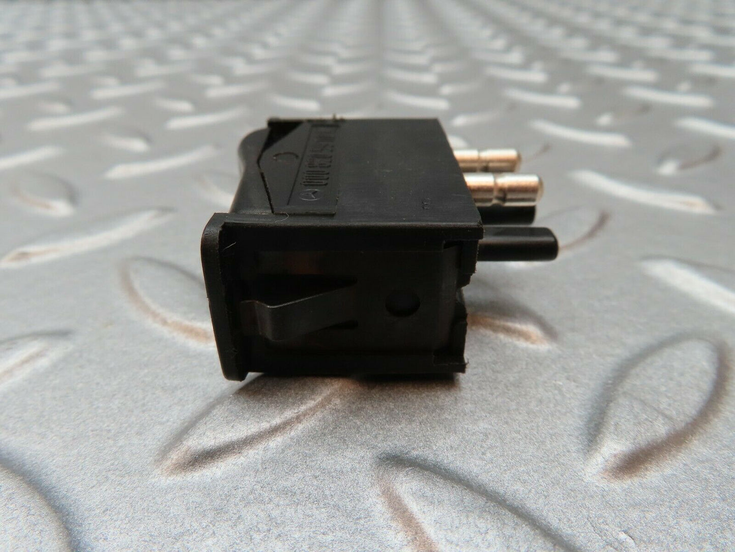 4442 Mercedes-Benz W123 230E Interior Light Switch 0008205910
