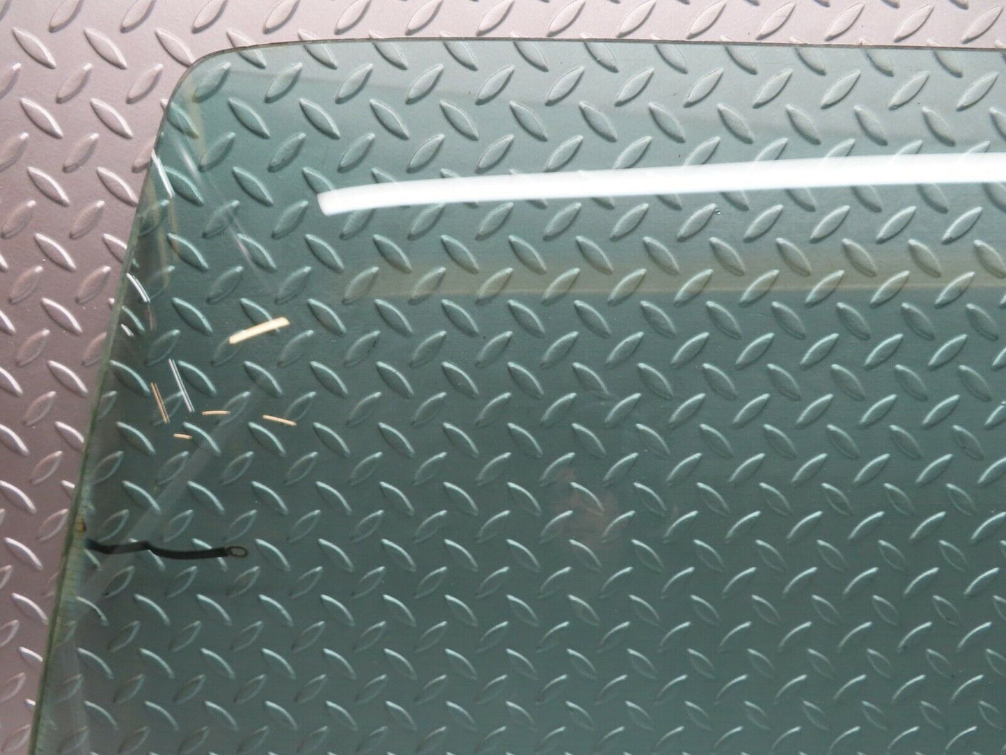 21602 Mercedes-Benz W126 300SE Rear Heated Windscreen Glass