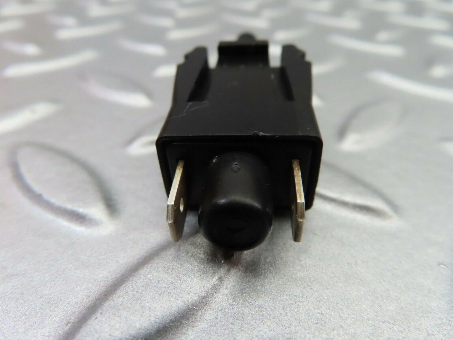 6511 Mercedes-Benz S124 E220 Wagon Door Contact Switch 0015458714