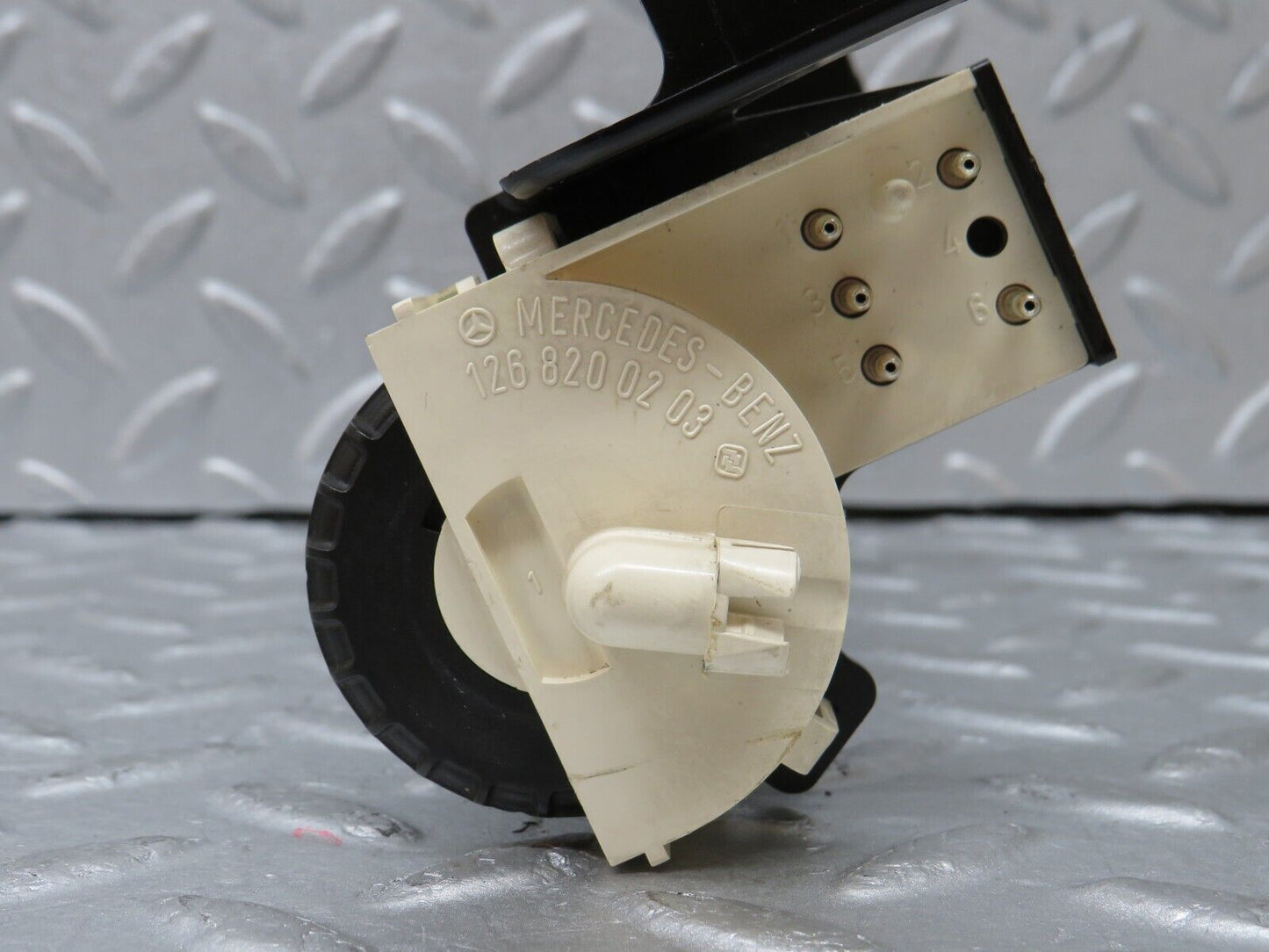 36101 Mercedes-Benz W126 420SE Heater Control Switch & Bracket 1268330014 1268200103 1268200203