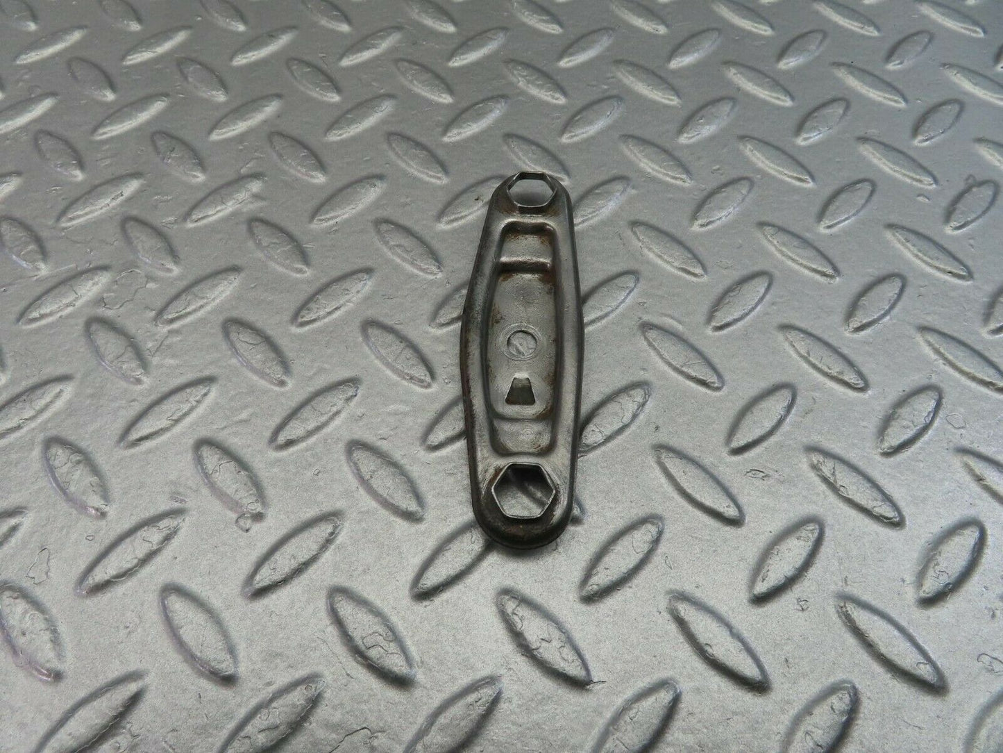 9808 Mercedes-Benz C123 280CE Coupe Fuel Injector Nozzle Clamp Bracket
