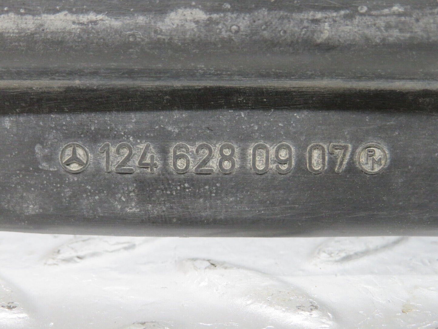 26442 Mercedes-Benz C124 220CE Covering Side Member Pair 1246280907 1246281007