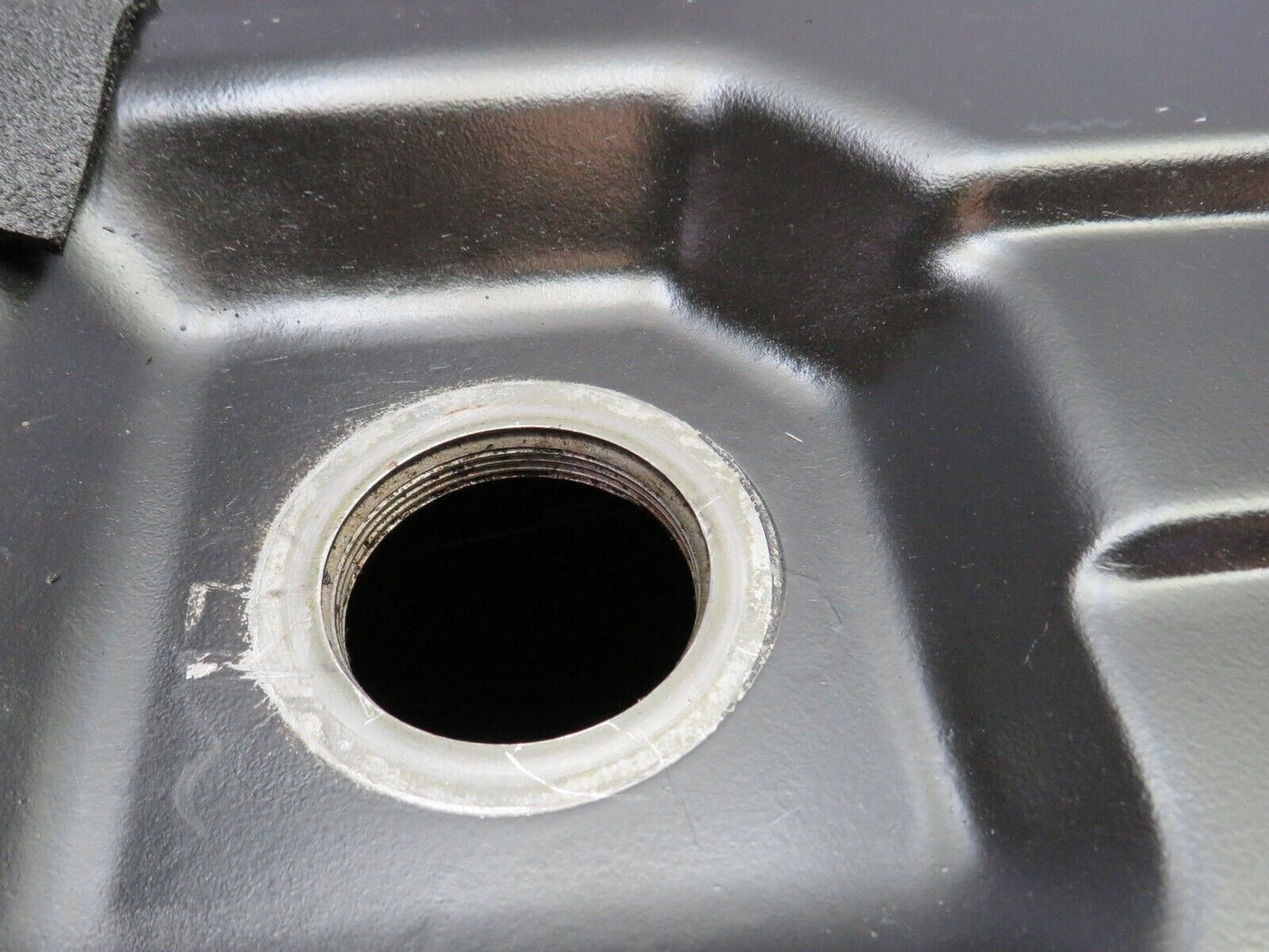 38021 Mercedes-Benz A124 320E Cabriolet Fuel Tank