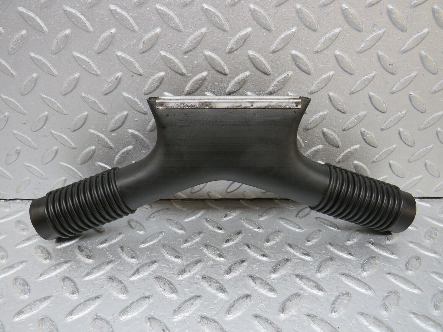 37423 Mercedes-Benz W109 300SEL Heater Centre Air Duct Vent