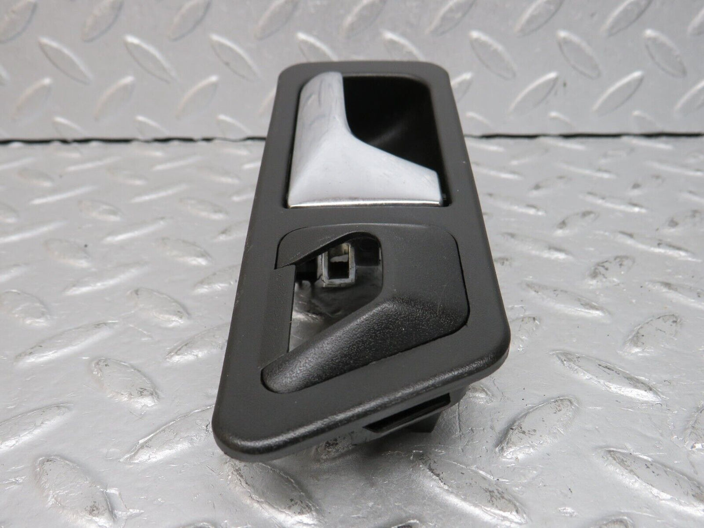 38722 Mercedes-Benz W201 190E 2.6L Right Interior Door Handle 2017660264