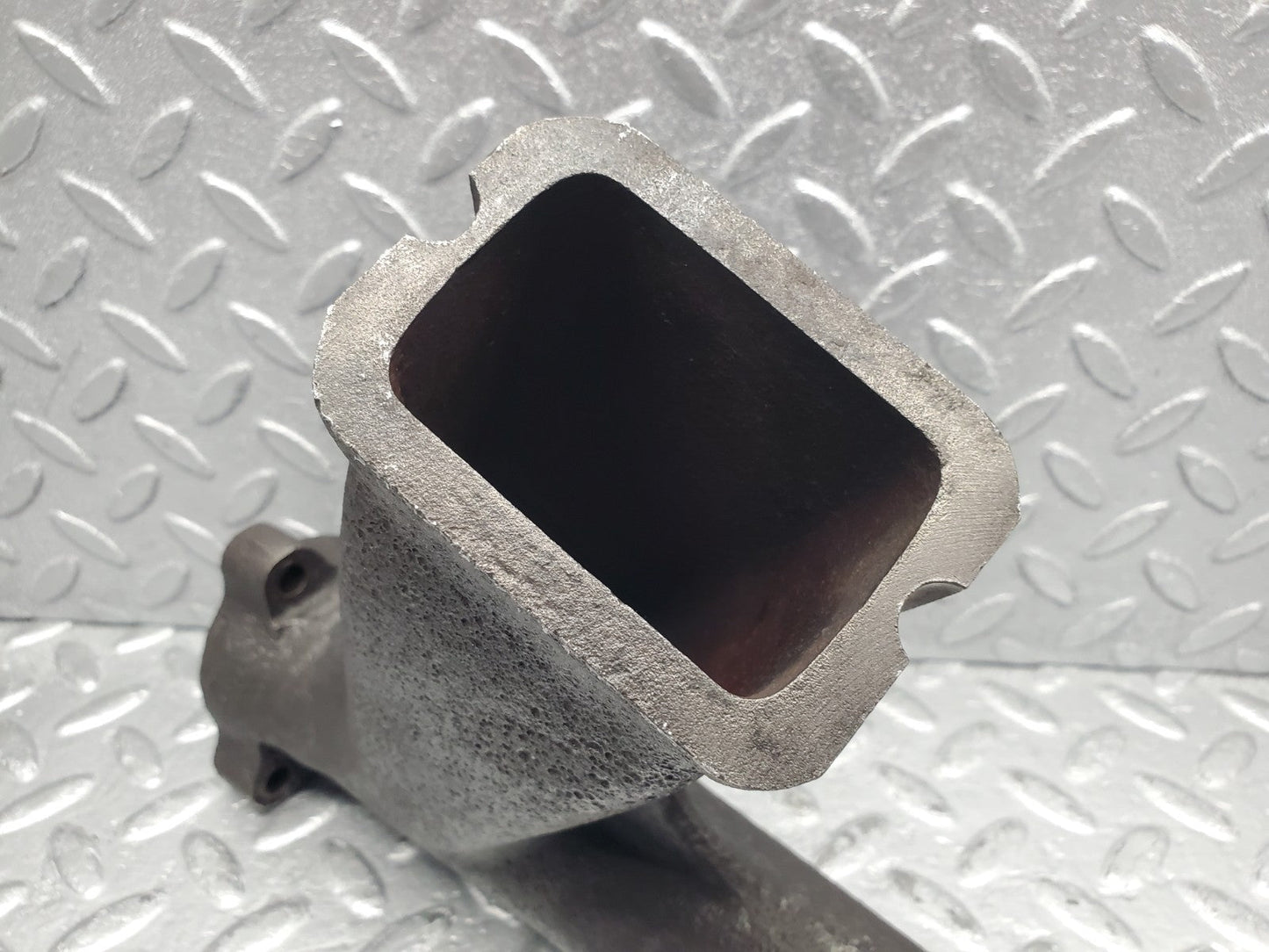 W112 exhaust manifold 4-6 used OEM