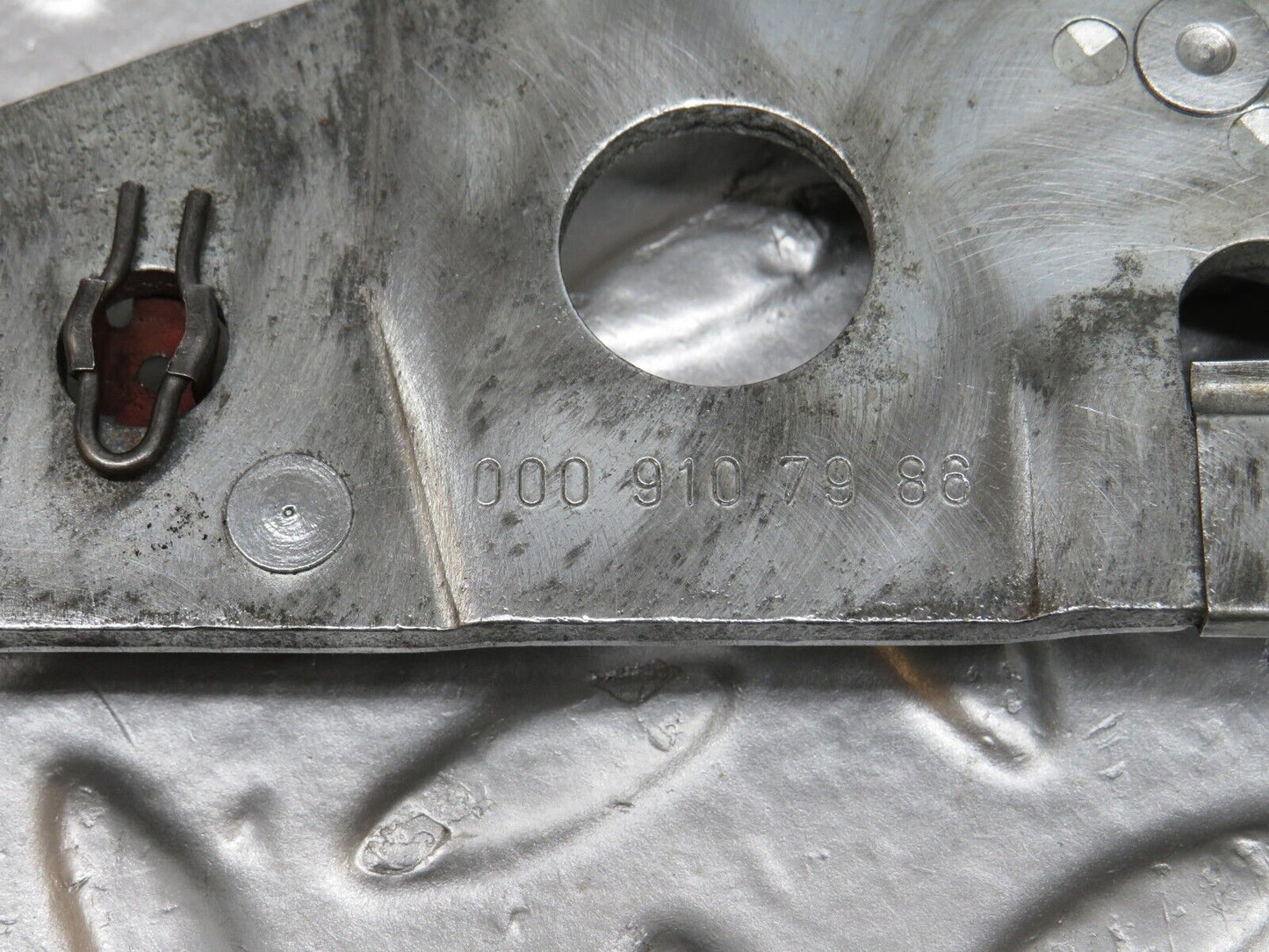 33210 Mercedes-Benz R107 Front Left Seat Hinge Pair 0009107685 0009107986