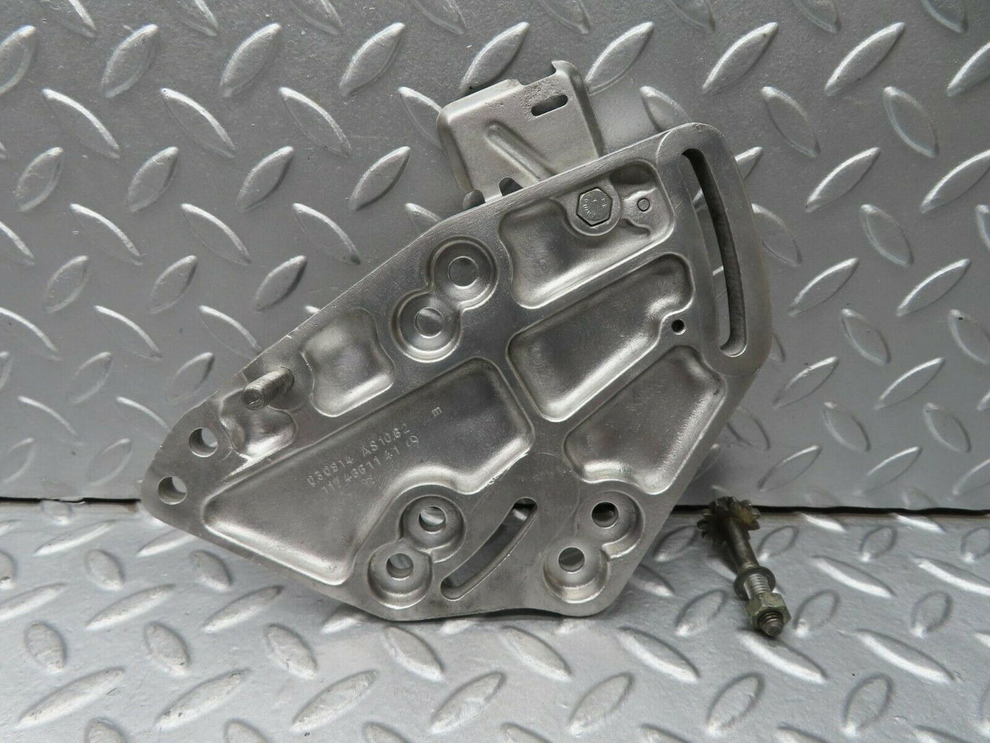 16659 Mercedes-Benz C107 380SLC Power Steering Pump Bracket 1174661141