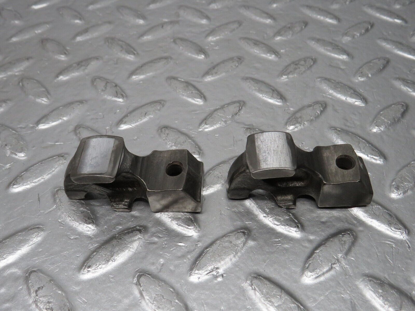 33004 Mercedes-Benz C107 R107 350 V8 Valve Rocker Arm With Spring & Tappet