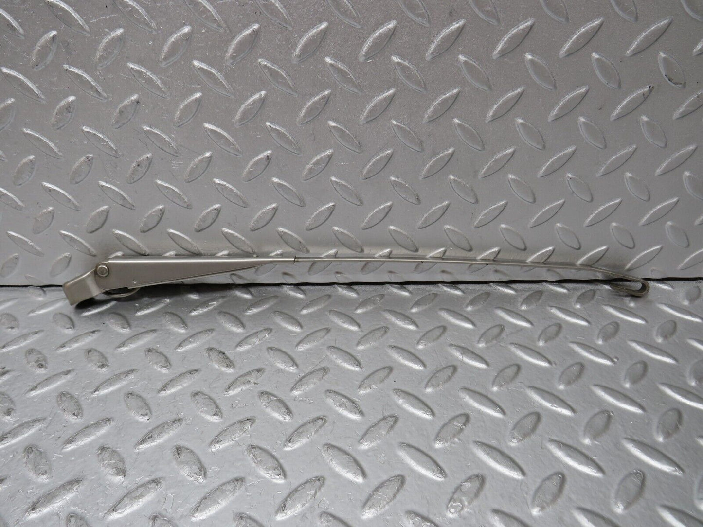 35548 Mercedes-Benz R107 280SL Front Left Windscreen Wiper Arm