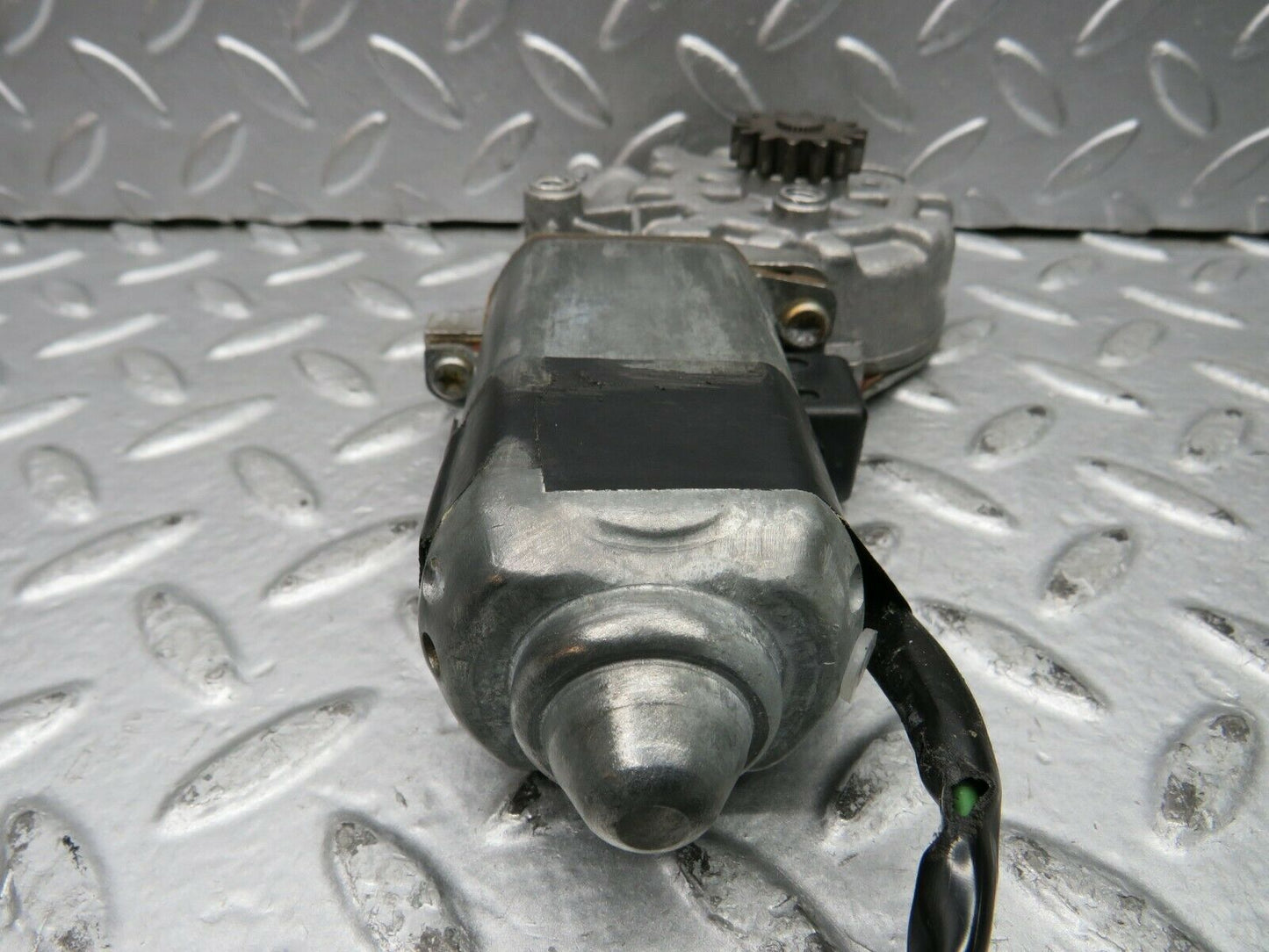 21993 Mercedes-Benz S123 280TE Window Regulator Motor Front Left 0130821018