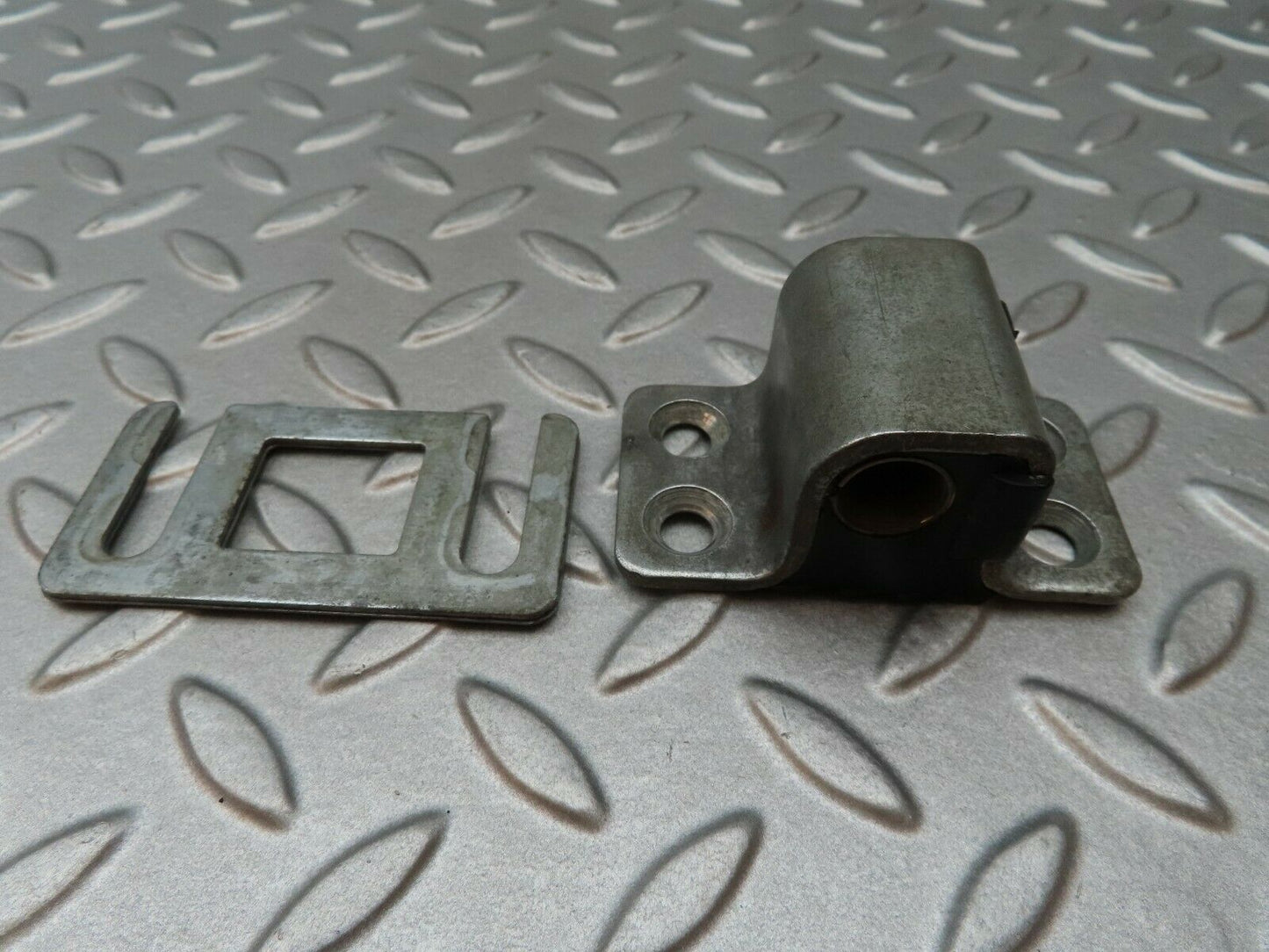 4492 Mercedes-Benz W123 230E Door Lock Latch Right Side
