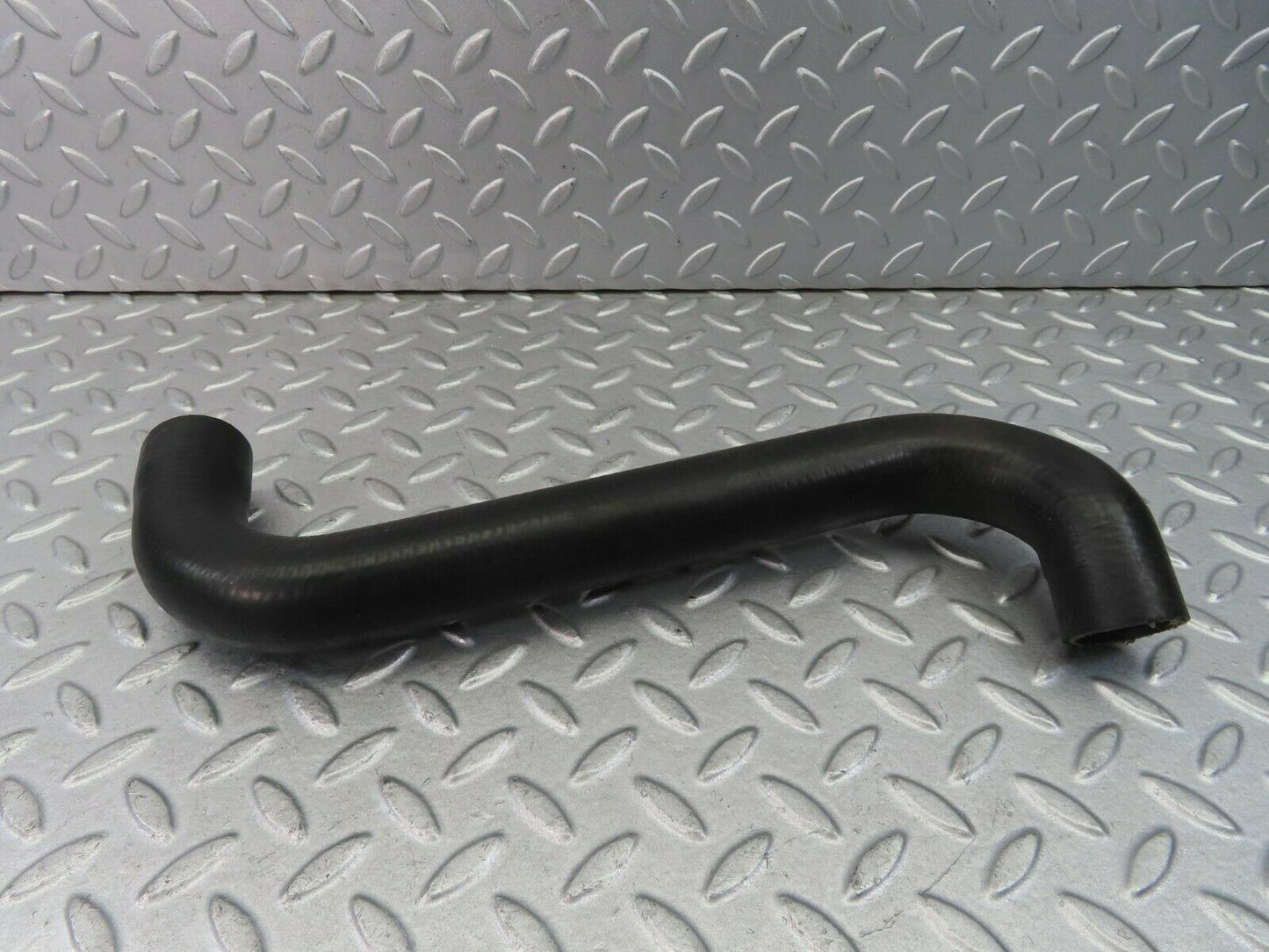8539 Mercedes-Benz W123 Radiator Hose 1235010782