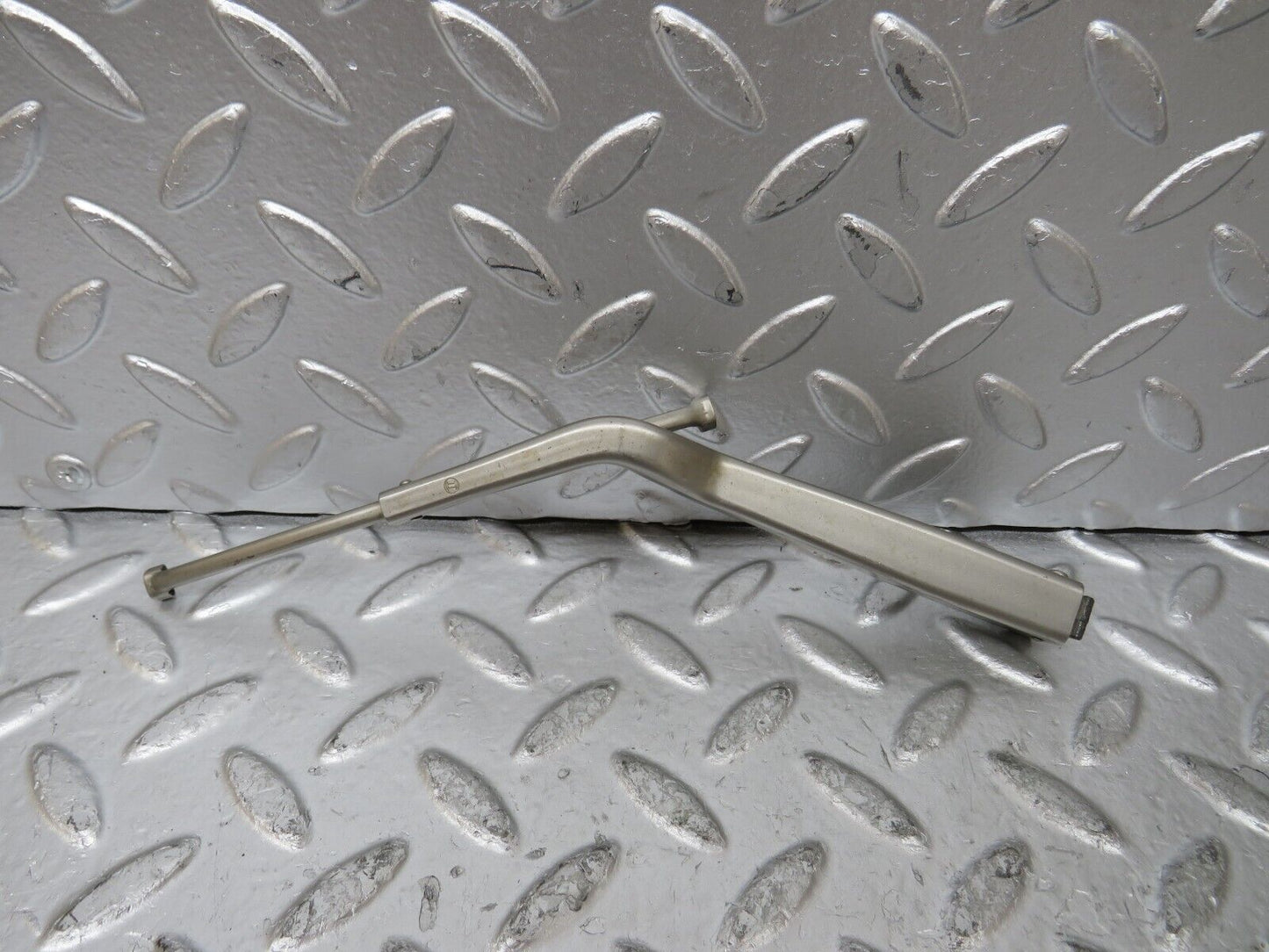 26050 Mercedes-Benz W116 450SE Headlight Wiper Arm Right Bosch