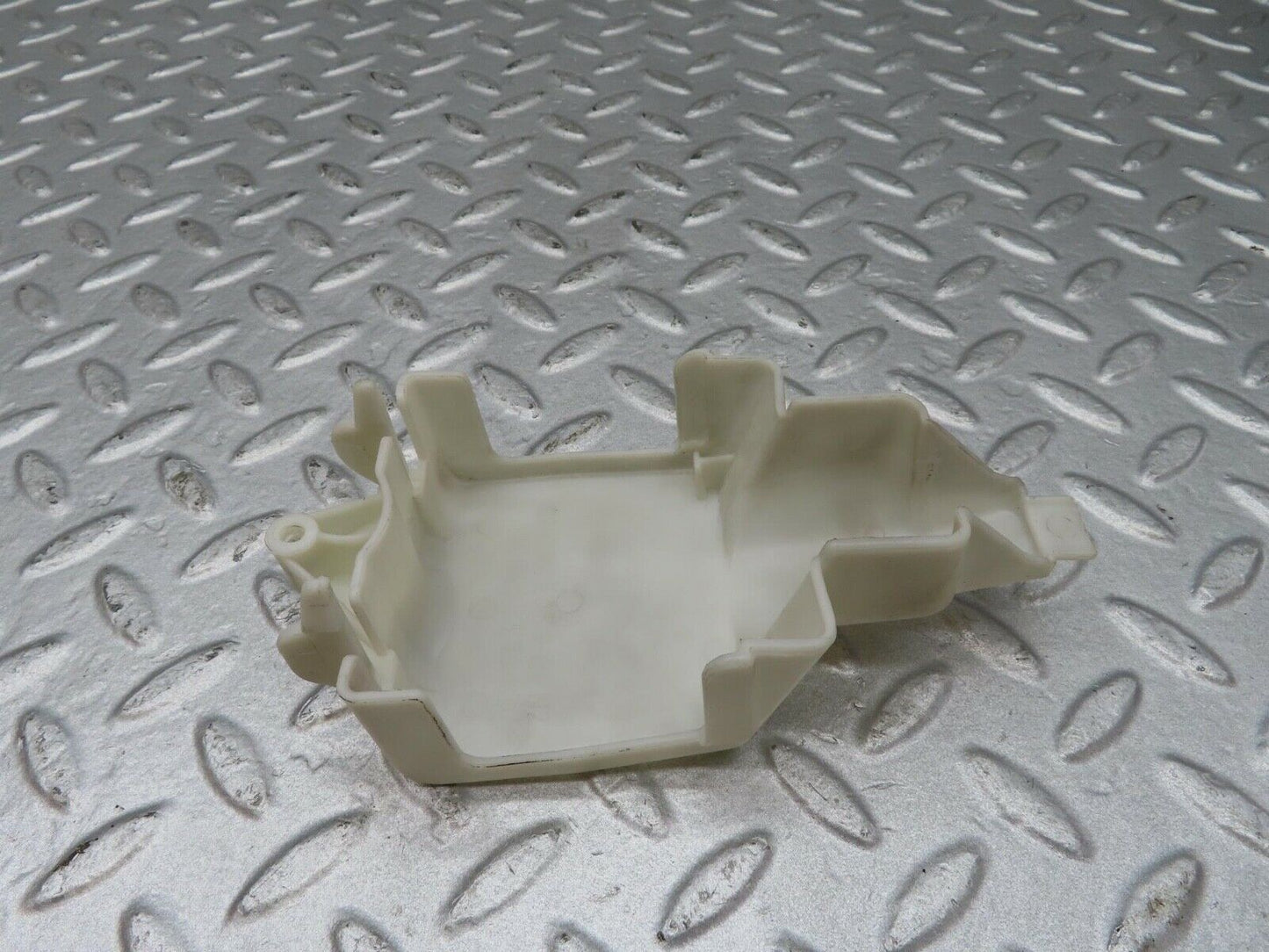 16221 Mercedes-Benz W124 260E Rear Door Lock Vacuum Actuator Cover 1248050590