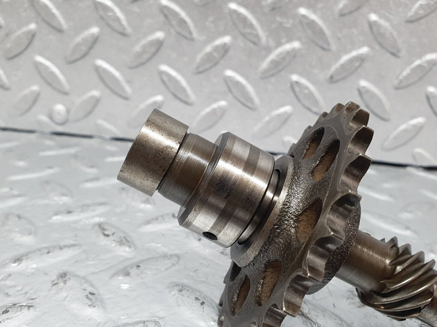 44032 Mercedes-Benz C123 230CE Coupe Camshaft Intermediate Gear 1020520102