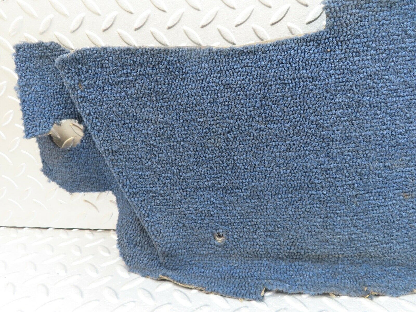 18133 Mercedes-Benz W123 200 Centre Console Carpet Blue Left Side
