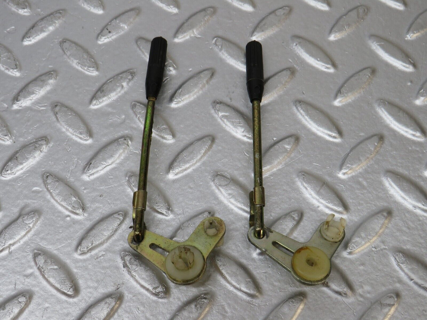 33900 Mercedes-Benz W124 260E Rear Door Lock Knob Pair