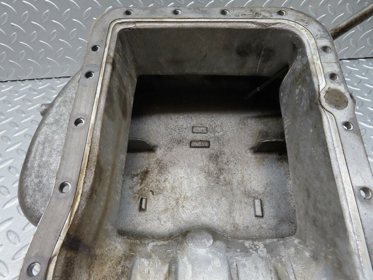16528 Mercedes-Benz C107 350SLC Coupe Oil Pan Oil Sump 1160102913