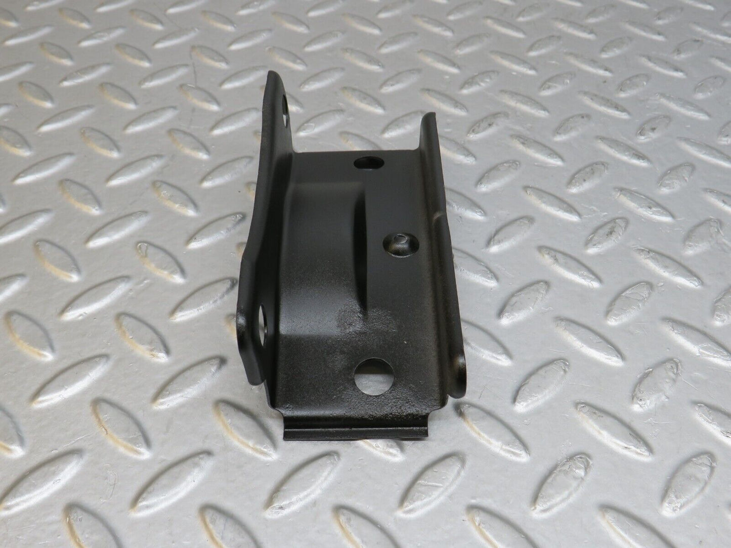 36792 Mercedes-Benz W201 190E 2.0L Gearbox Mount Bracket