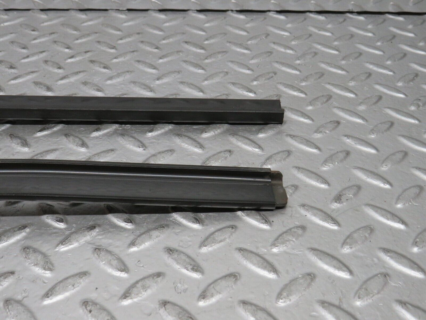 28117 Mercedes-Benz W123 280E Seat Belt Runner 1239192520 1239192620