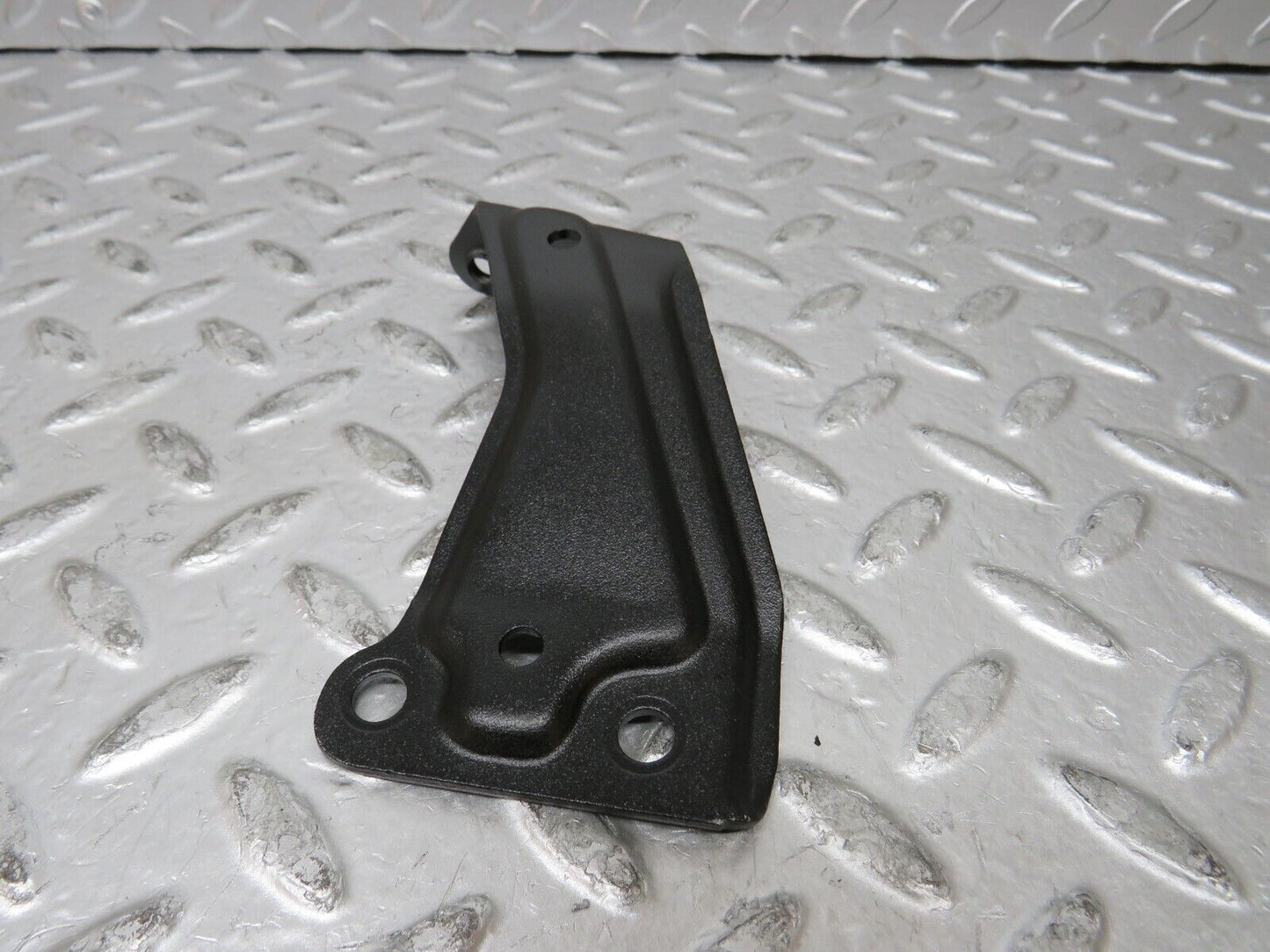 27008 Mercedes-Benz W123 240D Accelerator Cable Bracket